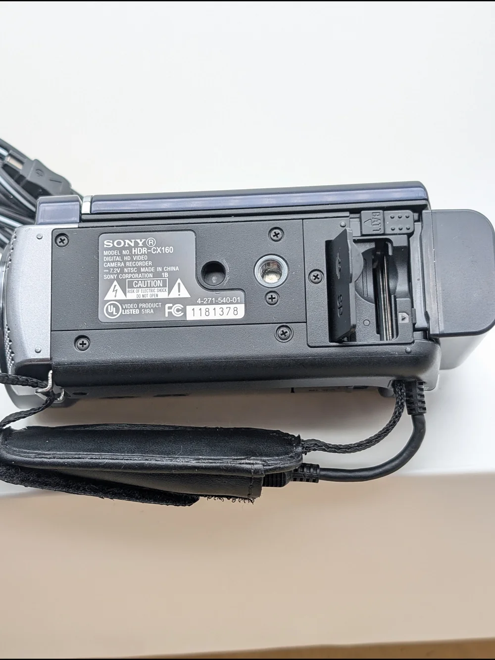 Sony Handycam HDR-CX160 Camcorder 42x Zoom Video Camera Original Battery/Charger